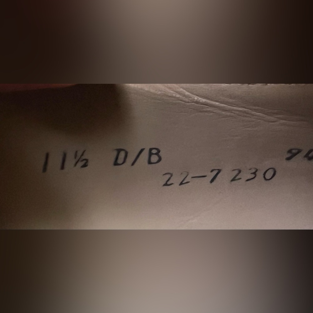 Johnston & Murphy Men’s Size 11 1/2 Brown Leather Shoes - Picture 6 of 16